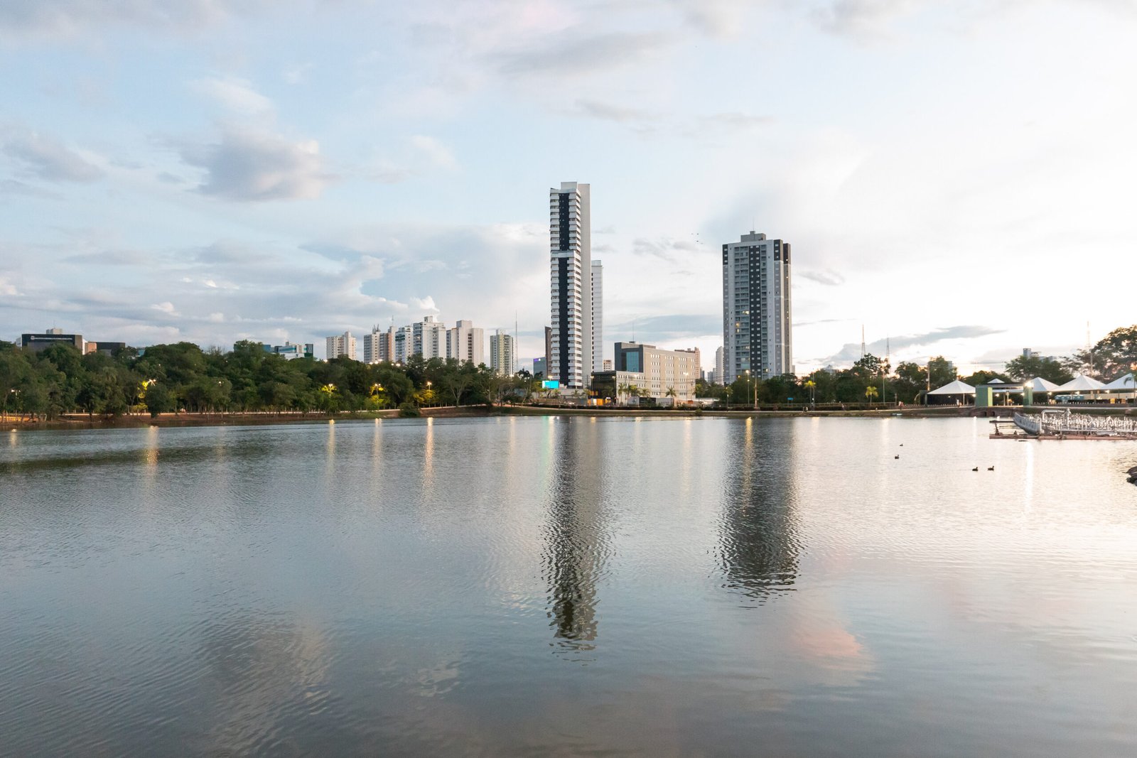 Avenida ao lado do Parque das Águas é bloqueada para festa dos 307 anos de Cuiabá