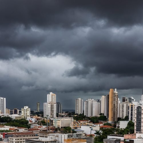 Defesa Civil registra seis ocorrências após chuva intensa em Cuiabá