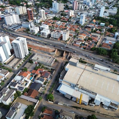 Obras do novo viaduto da Avenida Miguel Sutil avançam para etapa de lançamento de vigas